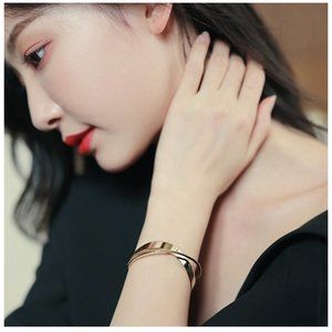 Exaggerated Grade Separation Copper Bracelet